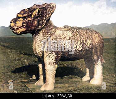 Statue du dragon sur la route des Tombeaux de Ming, Nanjing, Chine. Date: Vers 1890 Banque D'Images