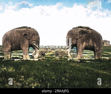 Statues sur la route des Tombeaux de Ming, Nanjing, Chine. Date: Vers 1890 Banque D'Images