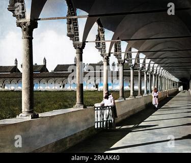 Cloîtres, Certosa di Pavia, monastère et complexe de Lombardie, dans le nord de l'Italie. Date : fin du 19th siècle Banque D'Images