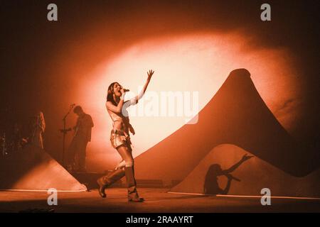 Roskilde, Danemark. 01st, juillet 2023. La chanteuse américaine Caroline Polachek donne un concert en direct pendant le festival de musique danois Roskilde Festival 2023 à Roskilde. (Crédit photo: Gonzales photo - Lasse Lagoni). Banque D'Images