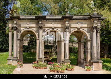 Partie des jardins italiens de Trentham, initialement conçu pour le duc de Sutherland, par Sir Charles Barry au 19th siècle. Banque D'Images