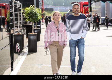 SPIELBERG, Autriche. 2nd juillet 2023. Sabine Kehm et un journaliste -F1 au Red Bull Ring, Oesterreich Ring, Formule 1, Grand Prix D'AUTRICHE, Grosser Preis von OESTERREICH, GP d'Autriche, Motorsport, Formel1, image payante, Copyright © Udo STIEFEL/ATP images (STIEFEL Udo/ATP/SPP) Credit: SPP Sport Press photo. /Alamy Live News Banque D'Images