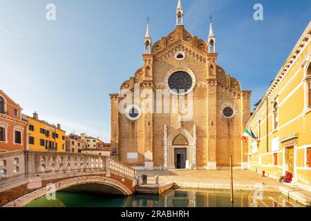 La basilique de Santa Maria Gloriosa dei Frari, église de Venise, Italie, Europe. Banque D'Images