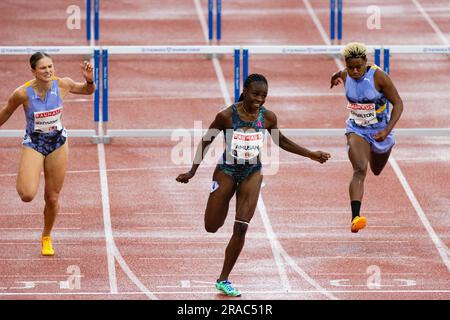 Stockholm, Suède. 2nd juillet 2023. TOBI Amusan (C) du Nigeria participe à la finale des 100m haies des femmes à la réunion des ligues de diamant de Stockholm, en Suède, au 2 juillet 2023. Credit: Wei Xuechao/Xinhua/Alay Live News Banque D'Images