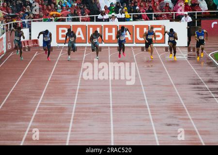 Stockholm, Suède. 2nd juillet 2023. Akani Simbine (4th L) d'Afrique du Sud participe à la finale masculine de 100m à la rencontre sportive des ligues de diamants de Stockholm, en Suède, au 2 juillet 2023. Credit: Wei Xuechao/Xinhua/Alay Live News Banque D'Images