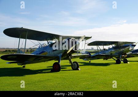 Gloster Gladiator I, G-AMRK, K7985 et Hawker Hart, Shuttleworth Collection, Old Warden, Biggleswade, Bedfordshire, Angleterre. Banque D'Images