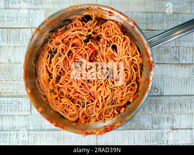 Spaghetti alla Putnesca Banque D'Images