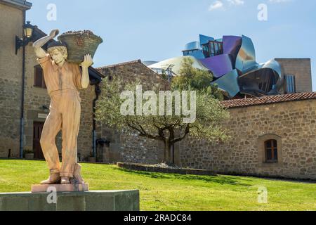 Statue d'une vendange à la Rioja Banque D'Images