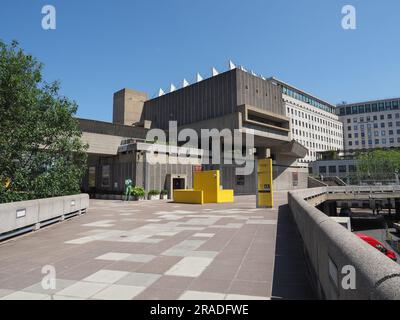 LONDRES, Royaume-Uni - 08 JUIN 2023 : la Hayward Gallery, nouvelle architecture brutaliste emblématique Banque D'Images