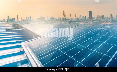 Énergie durable. Panneaux solaires, énergies renouvelables et villes respectueuses de l'environnement. Assistez à la transformation vers la neutralité carbone et le zéro net Banque D'Images