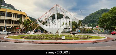 Monument du bicentenaire, érigé en 1978 pour commémorer le 200e anniversaire de la ville de Victoria, Mahé Seychelles Banque D'Images