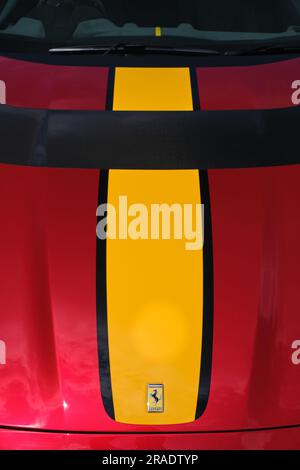 Gros plan sur l'avant d'une Ferrari 812 Competizione Banque D'Images