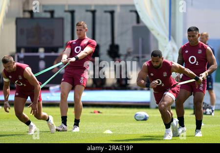 Joe Cokanasiga et Manu Tuilagi (à droite), en Angleterre, lors d'une séance d'entraînement au Lensbury Resort, Teddington. Date de la photo: Lundi 3 juillet 2023. Banque D'Images