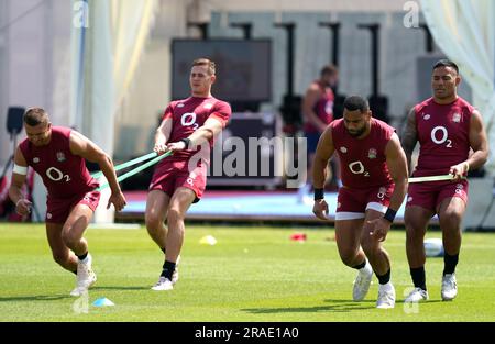 Joe Cokanasiga et Manu Tuilagi (à droite), en Angleterre, lors d'une séance d'entraînement au Lensbury Resort, Teddington. Date de la photo: Lundi 3 juillet 2023. Banque D'Images