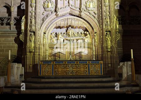 Vu ici est le maître-autel, un aspect interne lié à la cathédrale anglicane de Liverpool. Banque D'Images