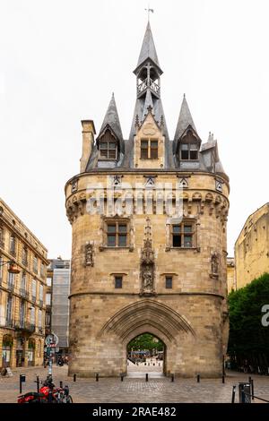 Porte Cailhau, du XVe siècle, vieille ville de Bordeaux. Région Aquitaine, France. Banque D'Images