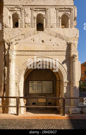 Porte romaine « des Lions », Vérone, Vénétie, Italie Banque D'Images