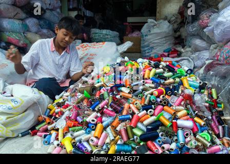 Magasin de fils de déchets, Tiruppur Tirupur, Tamil Nadu, Inde du Sud, Inde, Asie Banque D'Images