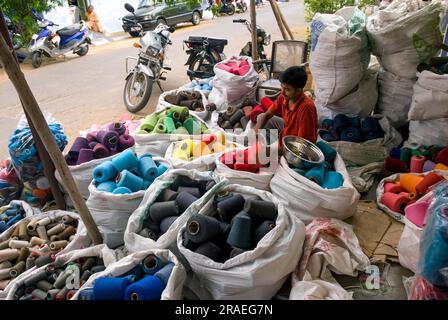 Magasin de fils de déchets, Tiruppur Tirupur, Tamil Nadu, Inde du Sud, Inde, Asie Banque D'Images