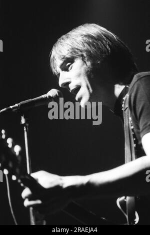 Paul Weller en tournée avec l'album Wild Wood au Cardiff St David's Hall le 12 novembre 1993. Photo: Rob Watkins Banque D'Images