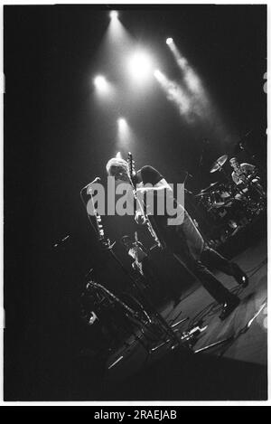 Paul Weller en tournée avec l'album Wild Wood au Cardiff St David's Hall le 12 novembre 1993. Photo: Rob Watkins Banque D'Images