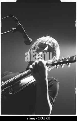 Paul Weller en tournée avec l'album Wild Wood au Cardiff St David's Hall le 12 novembre 1993. Photo: Rob Watkins Banque D'Images