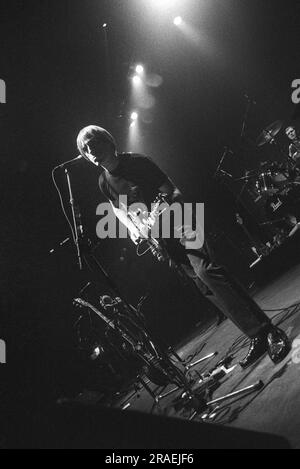 Paul Weller en tournée avec l'album Wild Wood au Cardiff St David's Hall le 12 novembre 1993. Photo: Rob Watkins Banque D'Images