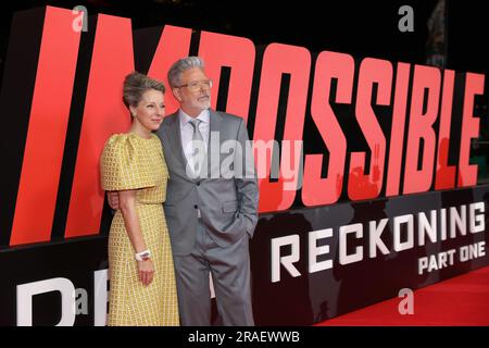 3 juillet 2023: CHRISTOPHER MCQUARRIE et sa femme HEATHER MCQUARRIE participant à la première australienne de la « Commission: Impossible - Dead Reckoning part One » à la ICC Sydney Darling Harbour on 03 juillet 2023 à Sydney, Nouvelle-Galles du Sud Australie (Credit image: © Christopher Khoury/Agence de presse australienne via ZUMA Wire) USAGE ÉDITORIAL EXCLUSIF ! Non destiné À un usage commercial ! Banque D'Images