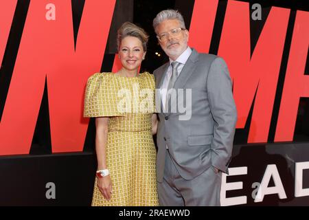 3 juillet 2023: CHRISTOPHER MCQUARRIE et sa femme HEATHER MCQUARRIE participant à la première australienne de la « Commission: Impossible - Dead Reckoning part One » à la ICC Sydney Darling Harbour on 03 juillet 2023 à Sydney, Nouvelle-Galles du Sud Australie (Credit image: © Christopher Khoury/Agence de presse australienne via ZUMA Wire) USAGE ÉDITORIAL EXCLUSIF ! Non destiné À un usage commercial ! Banque D'Images