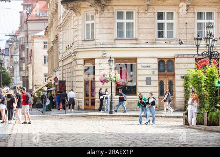 Lviv, Ukraine - 29 juin 2023: Place du marché à Lviv, Ukraine Banque D'Images