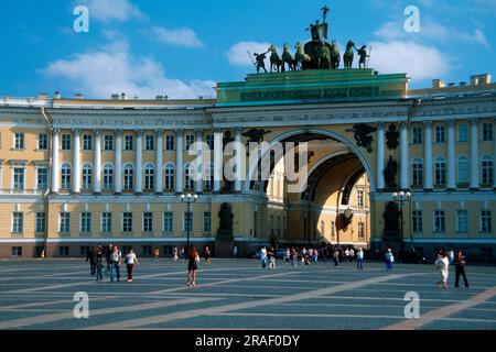 Bâtiment d'état-major avec Arc de Triomphe, Hermitage, Saint-Pétersbourg, Russie, place Dvortsovaya Banque D'Images