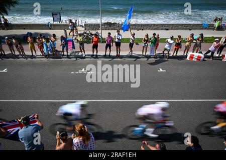 Bayonne, France. 03rd juillet 2023. Supporters photographiés lors de la troisième étape de la course cycliste Tour de France, une course de 187, 4 km d'Amorebieta-Etxano à Bayonne, France, lundi 03 juillet 2023. Le Tour de France de cette année a lieu du 01 au 23 juillet 2023. BELGA PHOTO JASPER JACOBS crédit: Belga News Agency/Alay Live News Banque D'Images