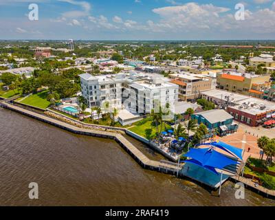 Drone photo aérienne front de mer Centre-ville Stuart FL USA Banque D'Images