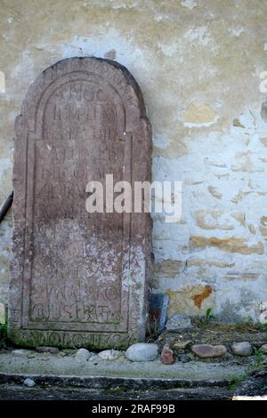 L'église de l'Assomption de Strei est une église orthodoxe située à proximité de Calan, dans le comté de Hunedoara. Roumanie Banque D'Images