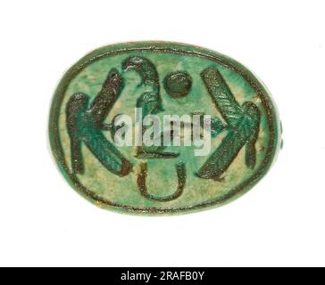 Scarab inscrit avec le nom Maatkare (Hatshepsut) flanqué de deux Falcons, un Proffering an Ankh 1458 BC par l'Égypte antique Banque D'Images