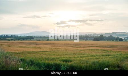 Photo de coucher de soleil de terres agricoles dans l'Aberdeenshire, écosse. Banque D'Images