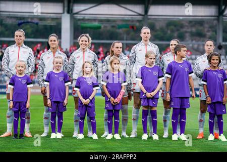 Biel, Suisse. 30th juin 2023. Suisse, Bienne, 30 juin 2023: Joueurs de Suisse pendant l'hymne national avant le match international de football amical entre la Suisse et la Zambie à l'arène Tissot à Bienne, Suisse. (Daniela Porcelli/SPP) crédit: SPP Sport presse photo. /Alamy Live News Banque D'Images