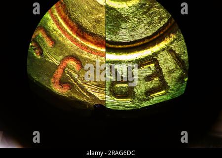 Comparaison microscopique du boîtier de la cartouche Banque D'Images