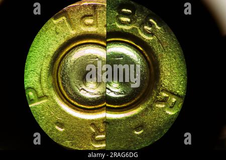 Comparaison microscopique du boîtier de la cartouche Banque D'Images