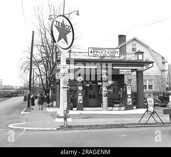 Station-service le long de la Highway 50, Winchester, Virginie, États-Unis, Arthur Rothstein, ÉTATS-UNIS Administration de la sécurité agricole, février 1940 Banque D'Images