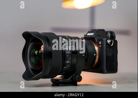 Ho Chi Minh ville, Vietnam - juillet 2023. Sigma 14mm f1.4 DG DN art sur les photos de l'appareil photo Sony à usage éditorial uniquement Banque D'Images