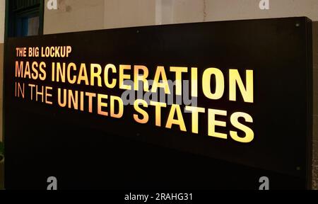 Le Big Lockup Mass Encration aux États-Unis a illuminé l'exposition de la prison d'Alcatraz Federal Penitentiary San Francisco California USA Banque D'Images