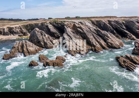 Paysage marin, côte océanique rocheuse, côte de France près de Quiberon. Banque D'Images