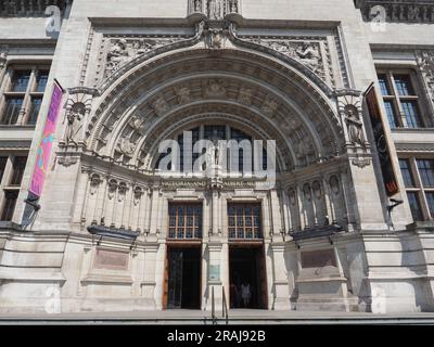 LONDRES, Royaume-Uni - 09 JUIN 2023 : musée Victoria et Albert Banque D'Images