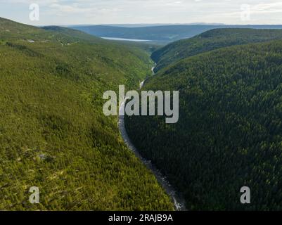 Vue aérienne de gorge et rivière en Norvège Banque D'Images