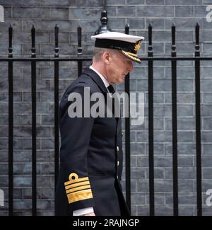 Downing Street, Londres, Royaume-Uni. 4th juillet 2023. L'amiral Sir Antony David Radakin, 24th, Chef d'état-major de la Défense, à Downing Street pour la réunion du Cabinet. Crédit : Malcolm Park/Alay Live News Banque D'Images