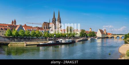 Regensburg Allemagne, panorama de la ville Skyline à la vieille ville Altstadt et le Danube Banque D'Images