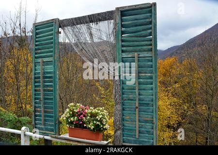 Valle Maira, Piémont, Italie - vue panoramique en automne Banque D'Images