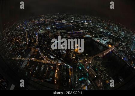 Un poisson-oeil de la Shard de St Pauls et Londres la nuit Banque D'Images