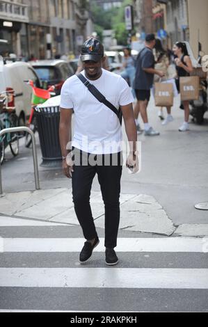 Milan, 04-07-2023 Samuel ETO'o, ancien footballeur de l'équipe nationale camerounaise et de Barcelone, Inter, avec qui il a remporté les « aigus », et maintenant président de la Fédération de football camerounaise, est actuellement aux yeux de la tempête pour une affaire de football extra-football. Samuel pourrait rencontrer des difficultés car sa fille Erika do Rosario Nieves, âgée de 22 ans, a demandé 1 ans de prison en Espagne par l'intermédiaire de son avocat. La fille n'a jamais été reconnue par ETO'o comme sa fille, et pour cette raison, en 2018, il a commencé une affaire légale pour obtenir la reconnaissance, fournissant toutes les preuves nécessaires pour démontrer la parenté de sang. Dernier Banque D'Images